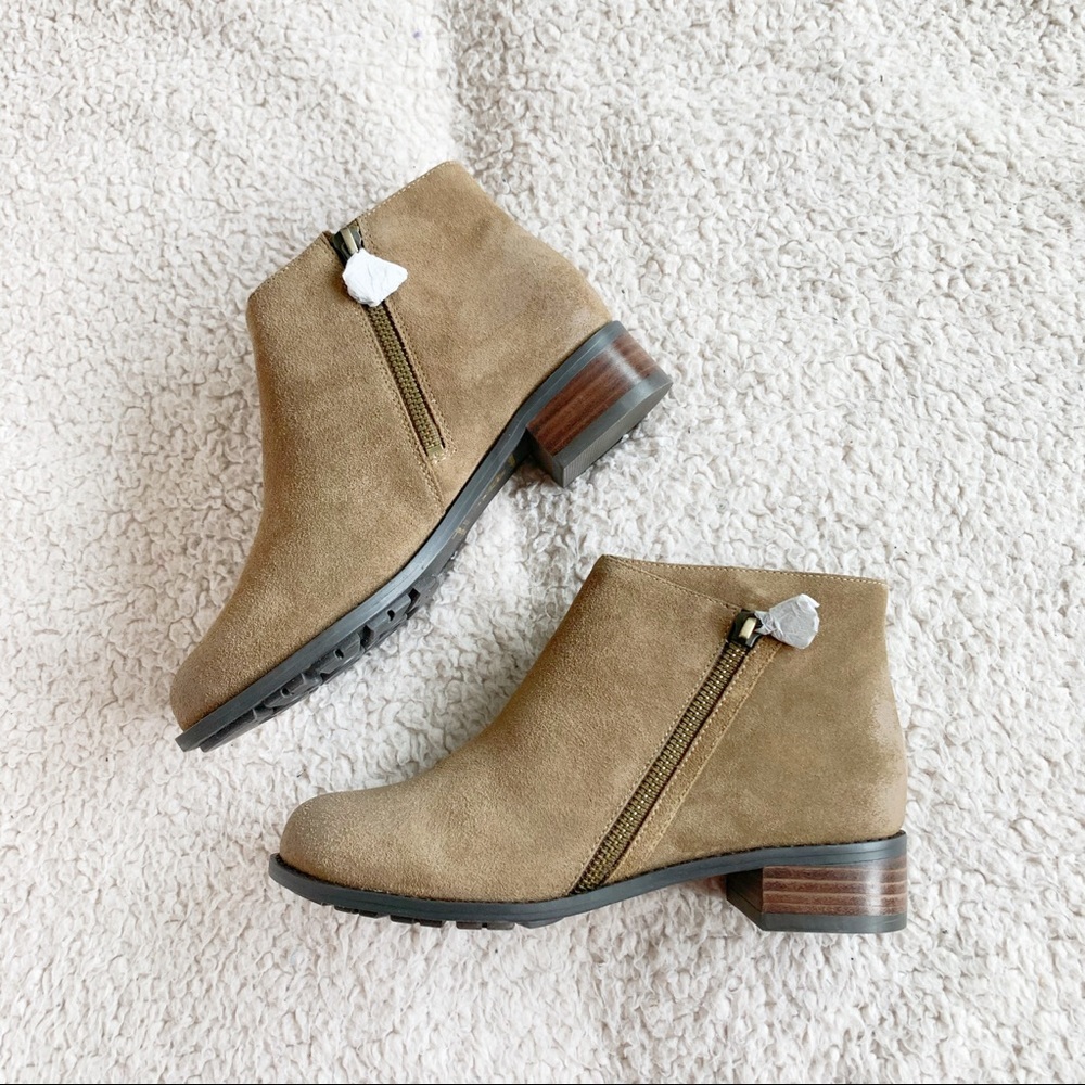 NIB Bettye Muller Suede Zip Bootie
